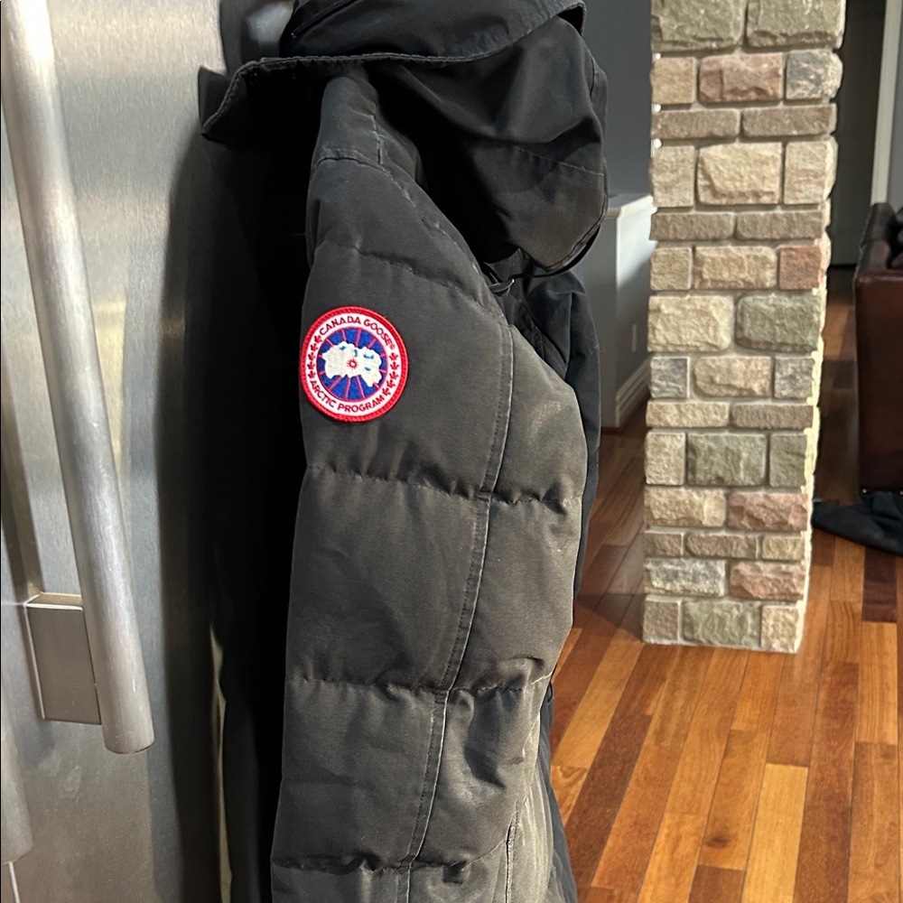 Canada Goose Black Hooded Puffer Coat- women’s - Picture 3 of 7